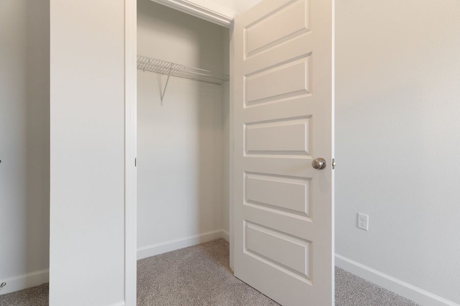 Spacious, unfurnished interior of a new home in Blossom Grove, Crestview (Image 31).