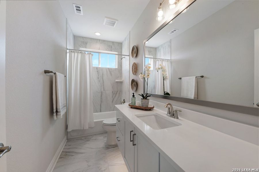 Furnished interior view inside a new home in Town Creek, New Braunfels (Image 6).