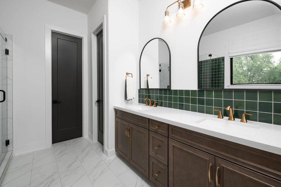 Representative furnished interior of a home built from the Aubrey by Ashton Woods in Ashland, Angleton (Image 11).