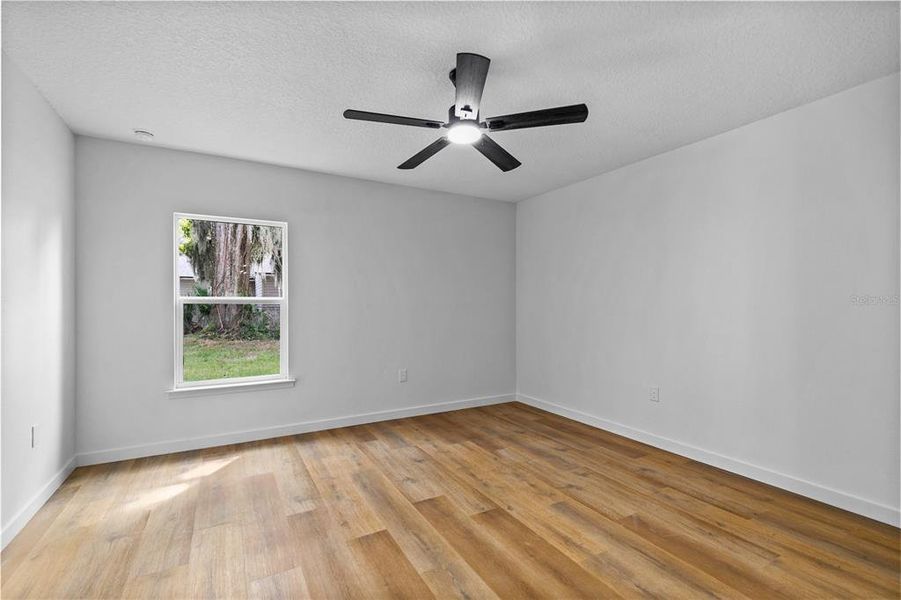 Spacious, unfurnished interior of a new home in , Eustis (Image 17).