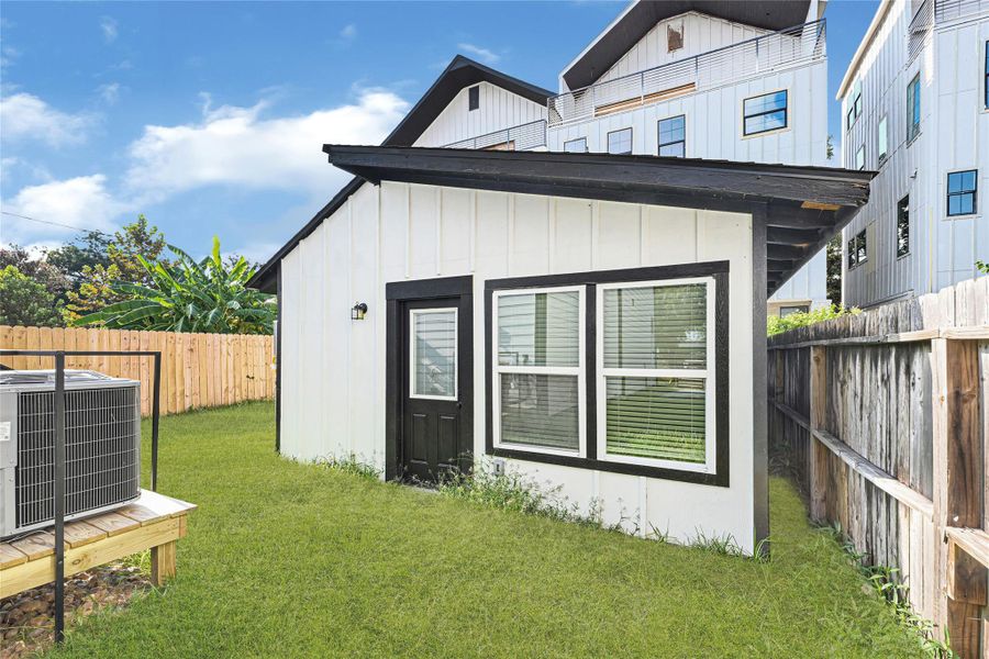 Front exterior of a new home in , Houston, TX, highlighting curb appeal (Image 21).