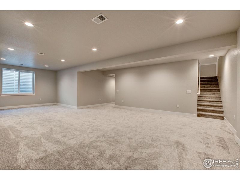 Spacious, unfurnished interior of a new home in Vernazza, Windsor (Image 21).