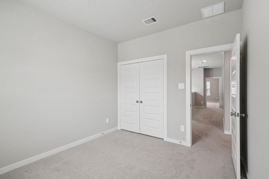 Spacious, unfurnished interior of a new home in Pinewood Trails - City Series, Atascocita (Image 22). Spacious, unfurnished interior of a new home in Pinewood Trails - City Series, Atascocita (Image 22).