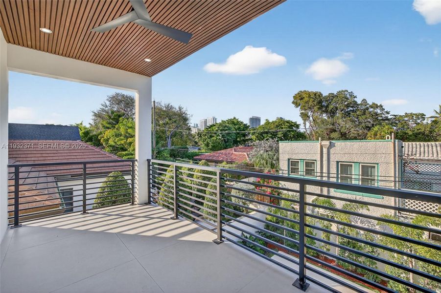 Exterior details and patio area of a home in , Fort Lauderdale (Image 26).