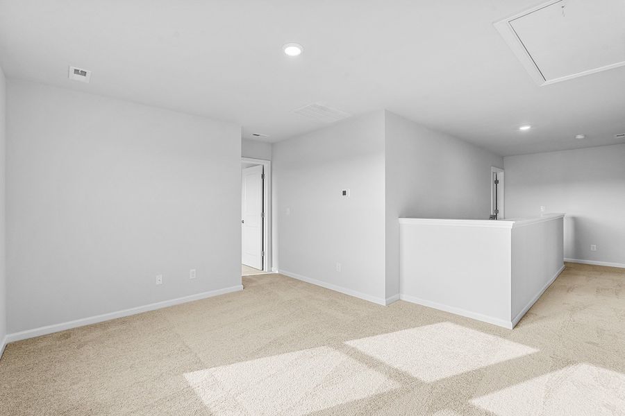 Spacious, unfurnished interior of a new home in Hanes Lake, Winston-Salem (Image 32). Spacious, unfurnished interior of a new home in Hanes Lake, Winston-Salem (Image 32).