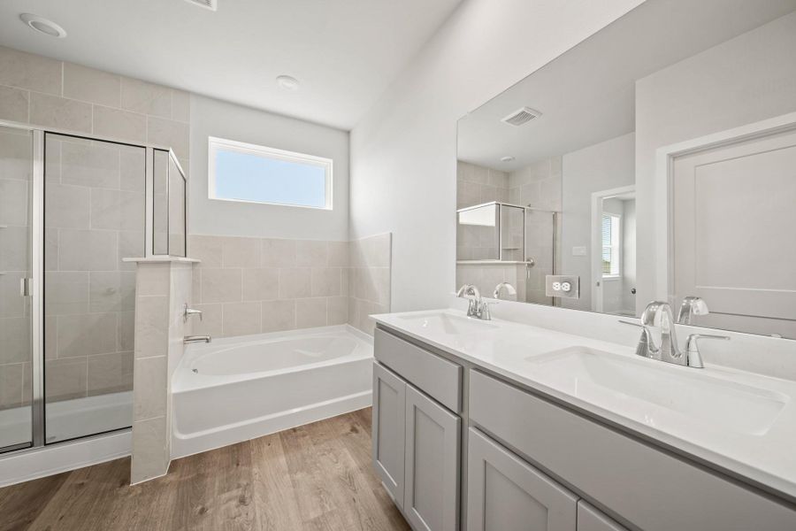 Furnished interior view inside a new home in Russell Ranch, Bay City (Image 10).