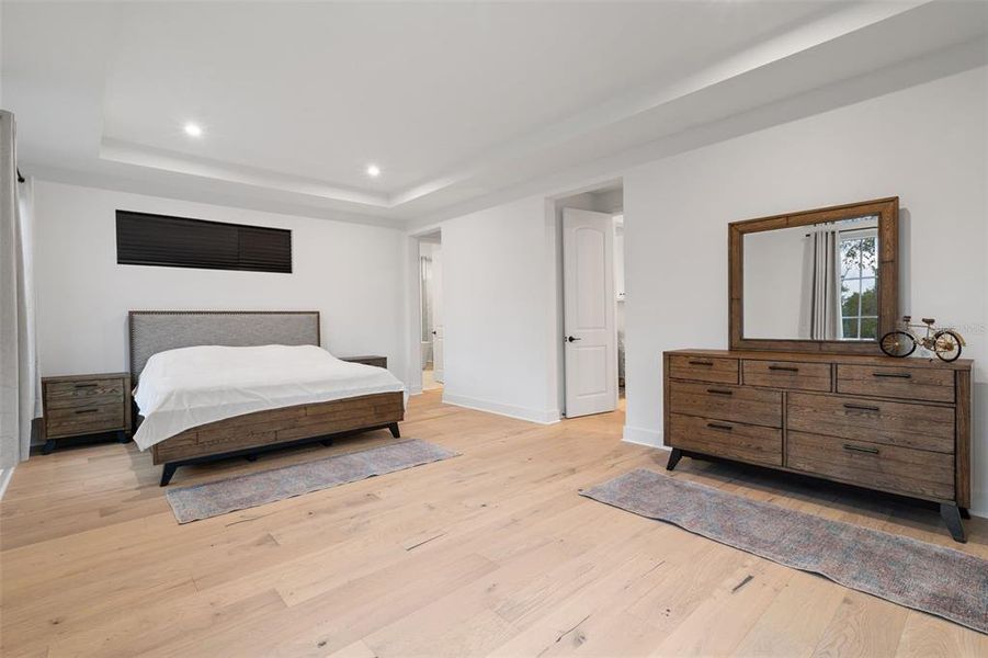 Furnished interior view inside a new home in Celebration - Island Village, Celebration (Image 55).