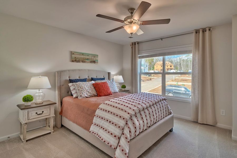 Representative furnished interior of a home built from the The Shiloh by Stanley Martin Homes in Stratford, Denver (Image 15).