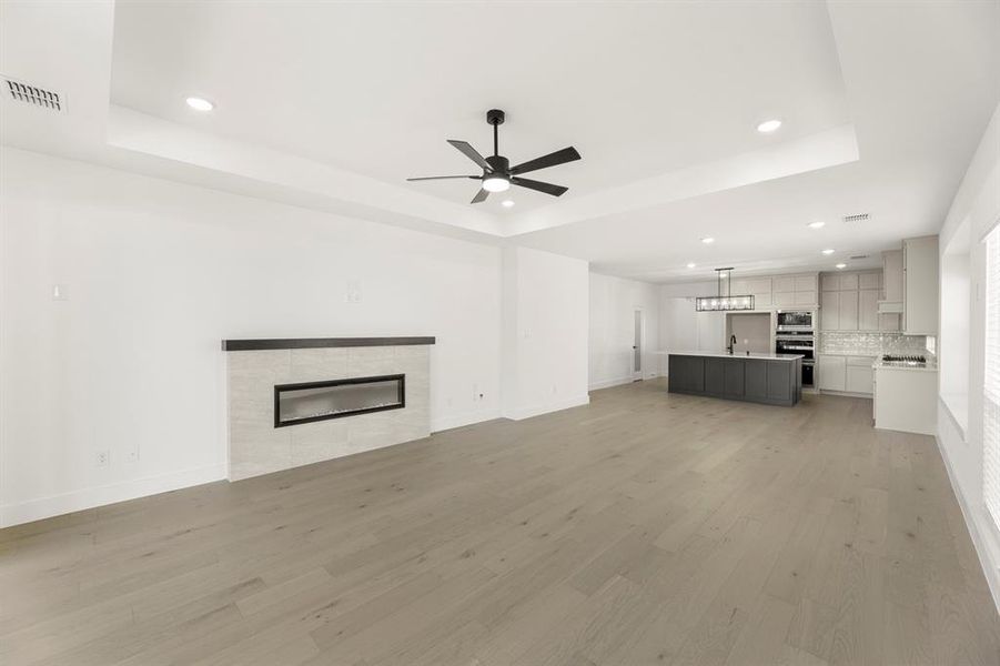 19. 12806 Meadow - Family (3) 19. 12806 Meadow - Family (3)