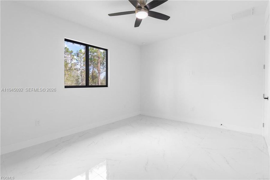 Spacious, unfurnished interior of a new home in , Lehigh Acres (Image 12).