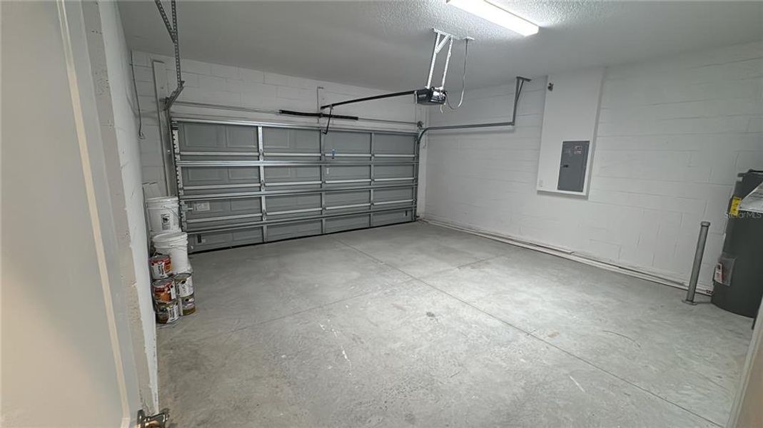 Spacious, unfurnished interior of a new home in , Summerfield (Image 41).