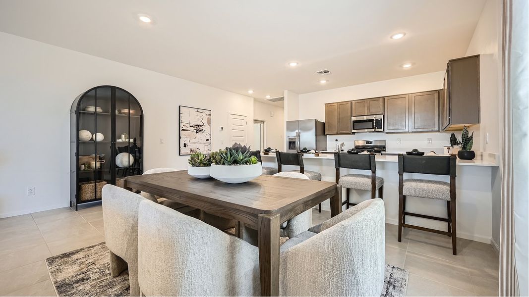 4083 Revolution Dining F1 Base8