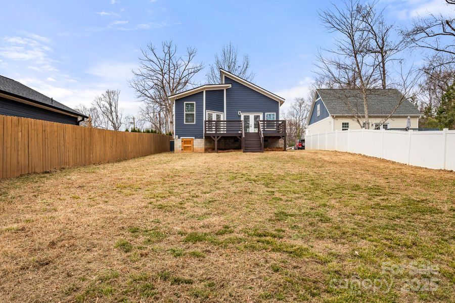 Exterior details and patio area of a home in , Charlotte (Image 27).