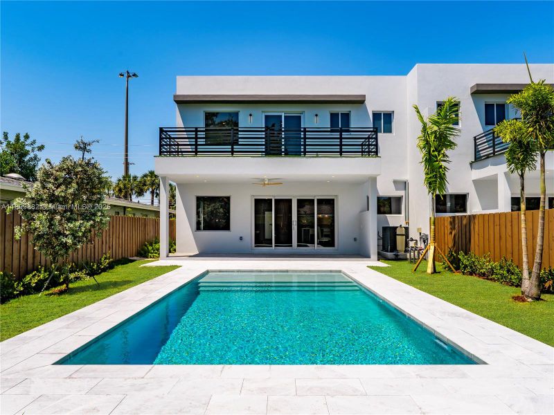 Exterior details and patio area of a home in , Fort Lauderdale (Image 1). Exterior details and patio area of a home in , Fort Lauderdale (Image 1).