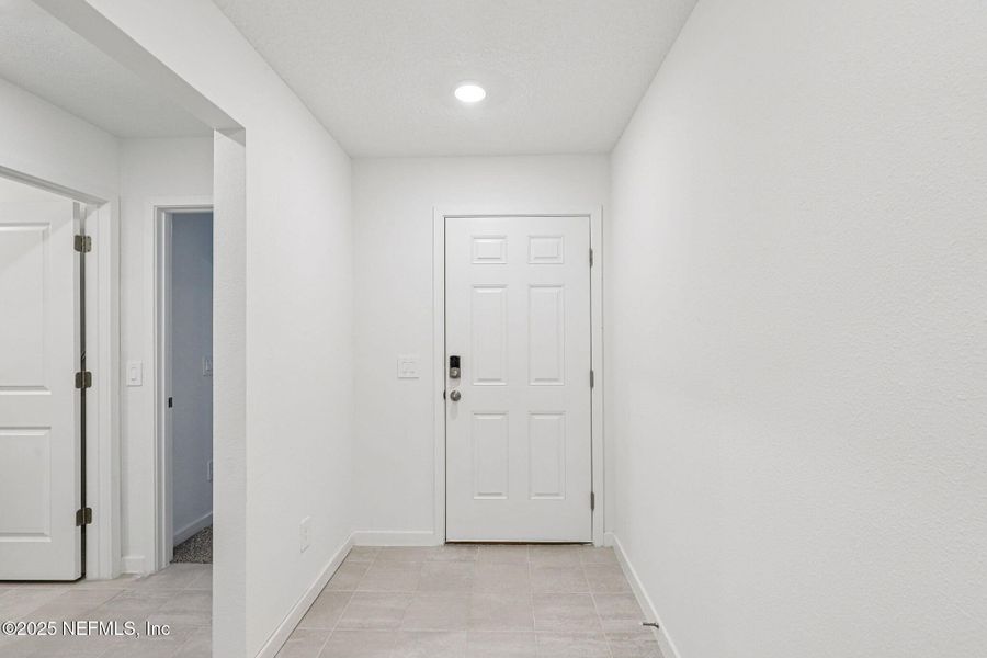 Spacious, unfurnished interior of a new home in Kings Preserve, Jacksonville (Image 18). Spacious, unfurnished interior of a new home in Kings Preserve, Jacksonville (Image 18).