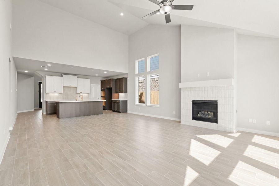 Spacious, unfurnished interior of a new home in Elyson 45' & 70', Katy (Image 14).