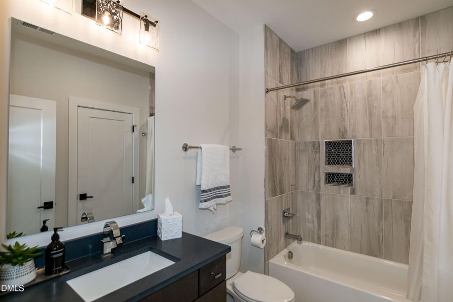 RJP_X_6982 RJP_X_6982