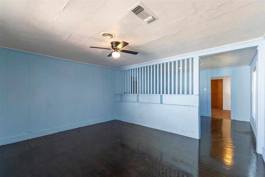 Spacious, unfurnished interior of a new home in , Paris (Image 10). Spacious, unfurnished interior of a new home in , Paris (Image 10).