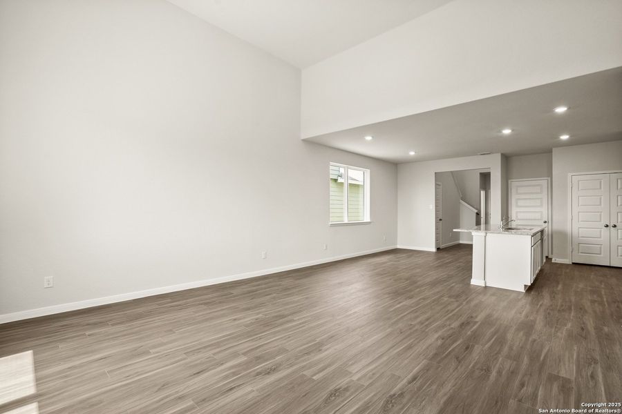 Spacious, unfurnished interior of a new home in Abbott Place, St. Hedwig (Image 25). Spacious, unfurnished interior of a new home in Abbott Place, St. Hedwig (Image 25).