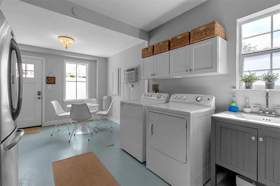 Furnished interior view inside a new home in , Sarasota (Image 36).