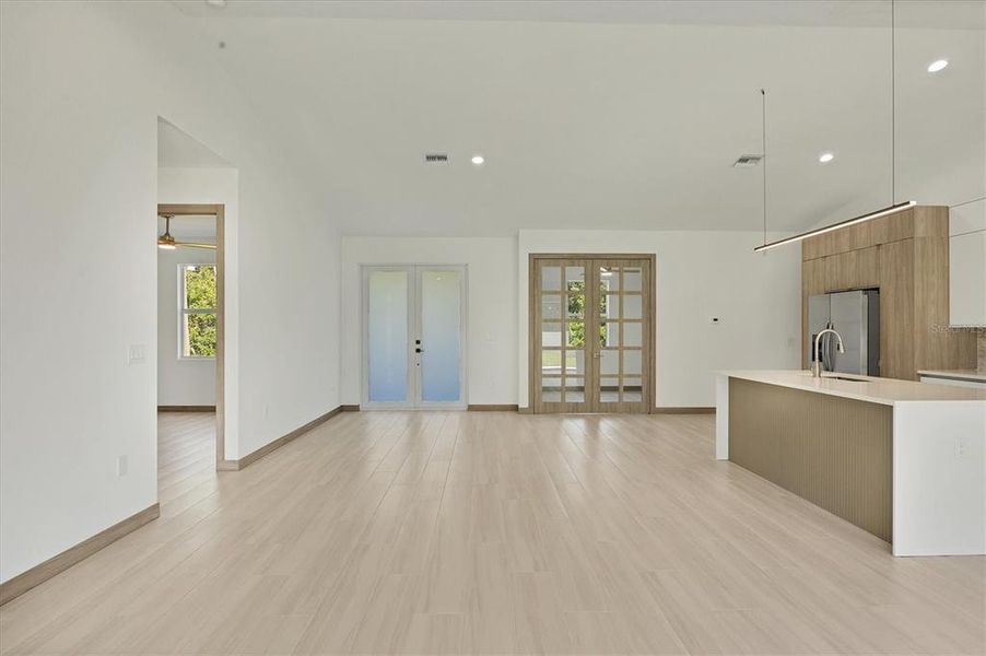 Spacious, unfurnished interior of a new home in , North Port (Image 6).