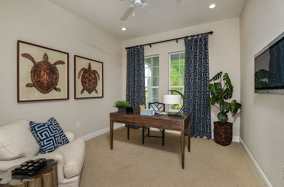 Representative furnished interior of a home built from the Kiawah 2 by Neal Communities in Boca Royale Golf & Country Club at Wellen Park, Englewood (Image 11).