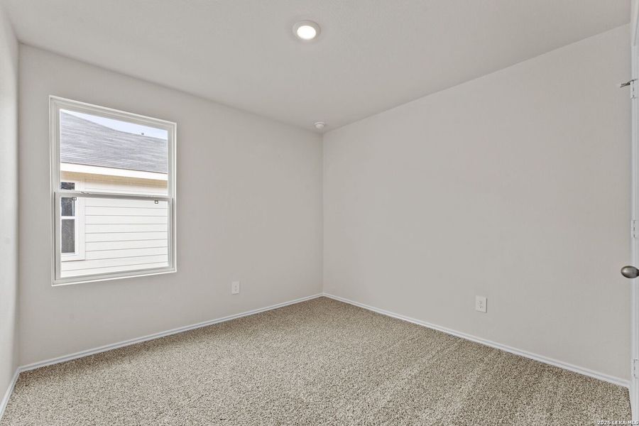 Spacious, unfurnished interior of a new home in Bollinger, Uhland (Image 15).