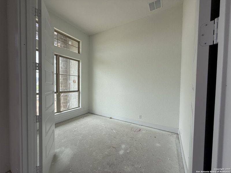 Spacious, unfurnished interior of a new home in Mesa Western, Cibolo (Image 19). Spacious, unfurnished interior of a new home in Mesa Western, Cibolo (Image 19).