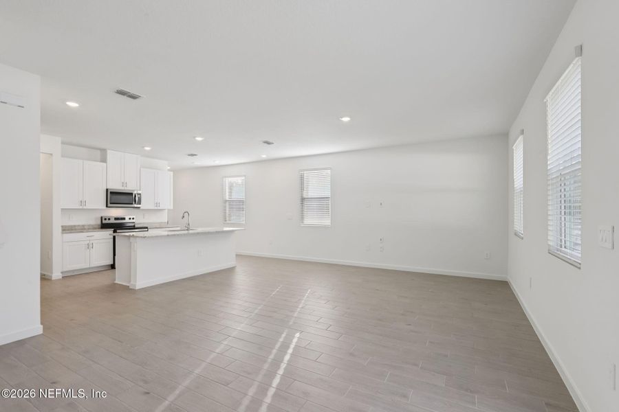 Spacious, unfurnished interior of a new home in Cypress Meadows - The Villas, Jacksonville (Image 24).