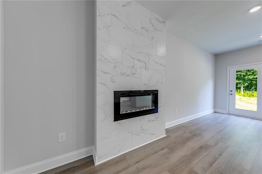 Spacious, unfurnished interior of a new home in , Homer (Image 12).