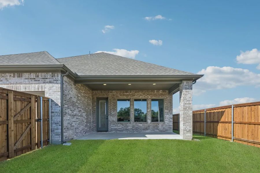 Exterior details and patio area of a home in Talia, Mesquite (Image 4).