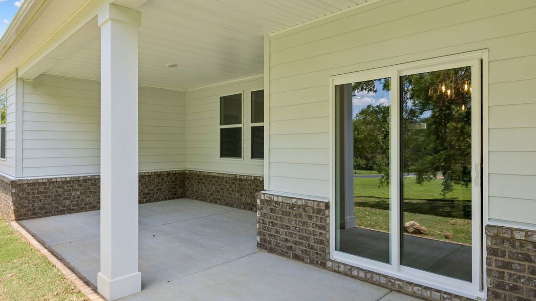 Representative exterior details of a home built from the Ansley by D.R. Horton in Harvest Point, Spring Hill (Image 36).