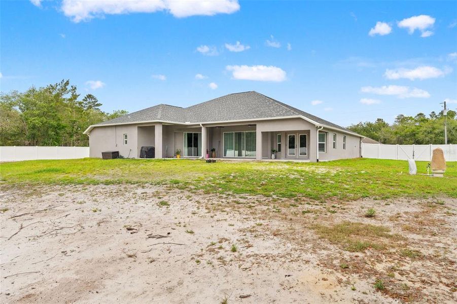 Exterior details and patio area of a home in , Weeki Wachee (Image 28).