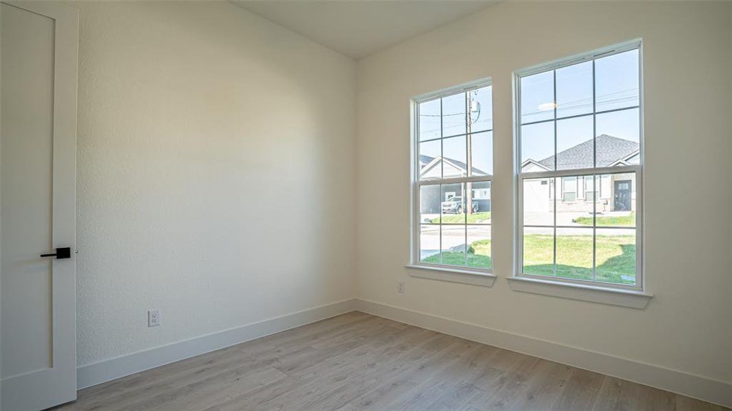 Spacious, unfurnished interior of a new home in , Granbury (Image 33).