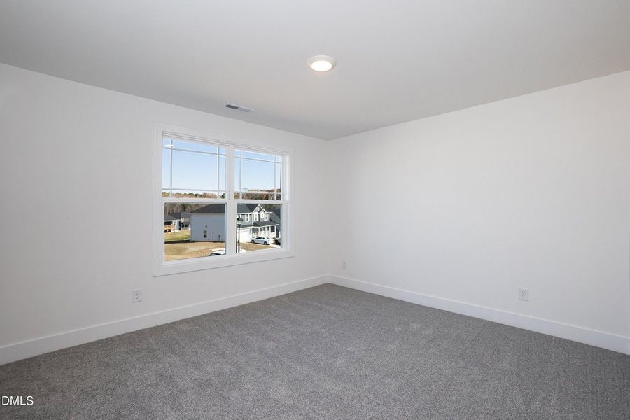 Spacious, unfurnished interior of a new home in Jackson Ridge, Pikeville (Image 26).