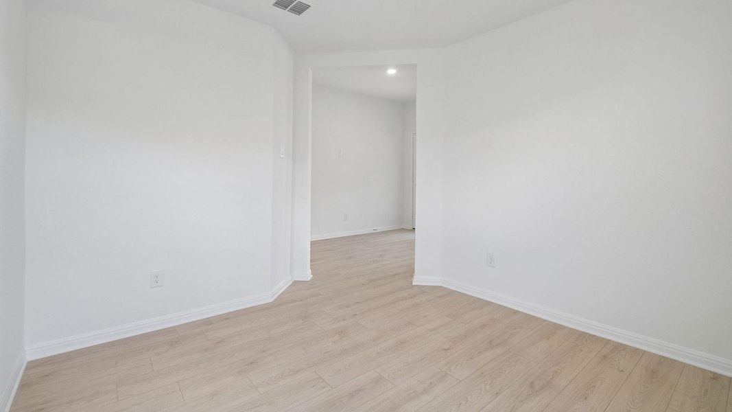 Spacious, unfurnished interior of a new home in Southgrove, Kyle (Image 13).
