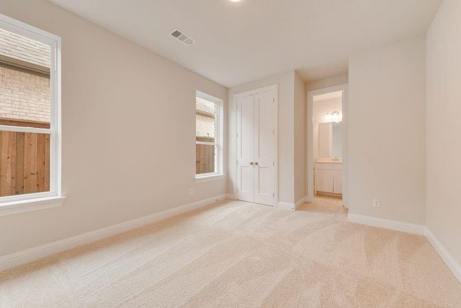 Spacious, unfurnished interior of a new home in Somercrest, Midlothian (Image 17).