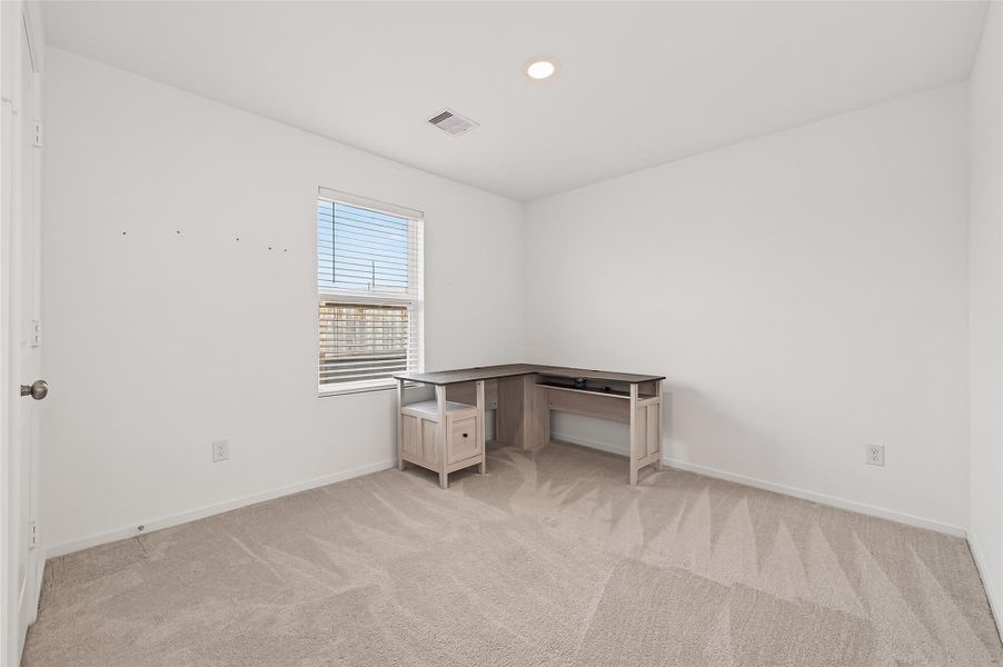 Spacious, unfurnished interior of a new home in Anniston, Katy (Image 35).