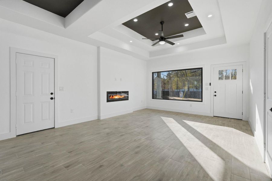 Spacious, unfurnished interior of a new home in , Willis (Image 24).