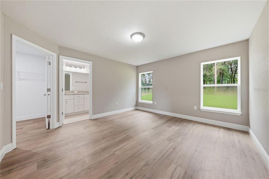 Spacious, unfurnished interior of a new home in , Citrus Springs (Image 16).