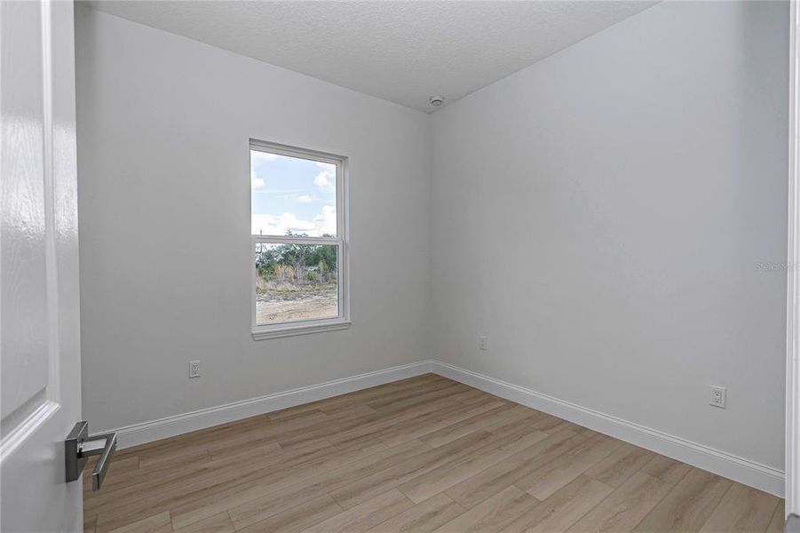 Spacious, unfurnished interior of a new home in , Ocala (Image 32).