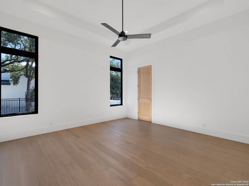 Spacious, unfurnished interior of a new home in , San Antonio (Image 46).