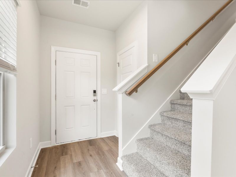 Welcome to the Roswell floorplan at Brayfield Manor - Heritage Collection.