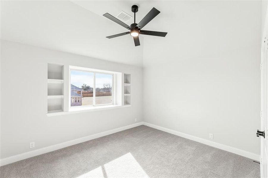 Spacious, unfurnished interior of a new home in Crystal Lake Estates, Red Oak (Image 13).