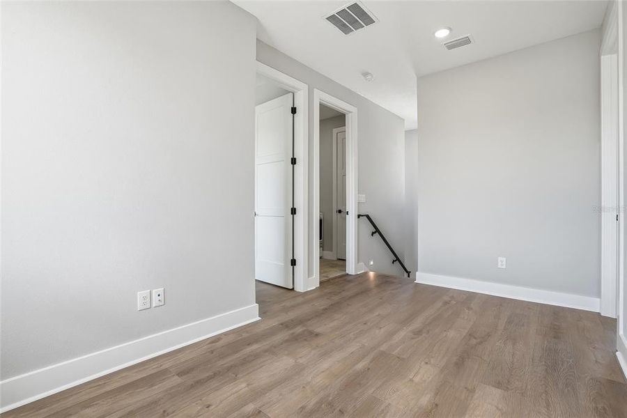 Spacious, unfurnished interior of a new home in , St. Petersburg (Image 21).