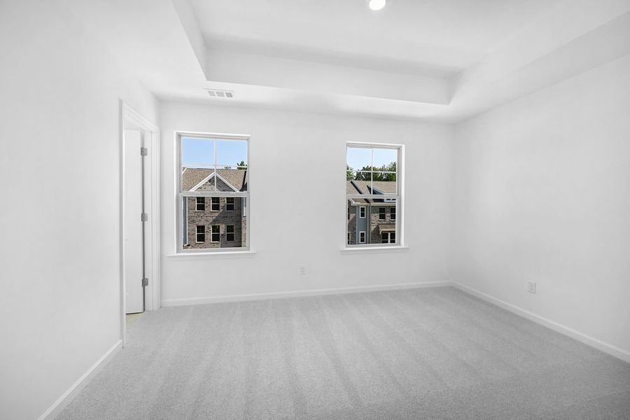 Spacious, unfurnished interior of a new home in Hampton Trace, Marietta (Image 11).