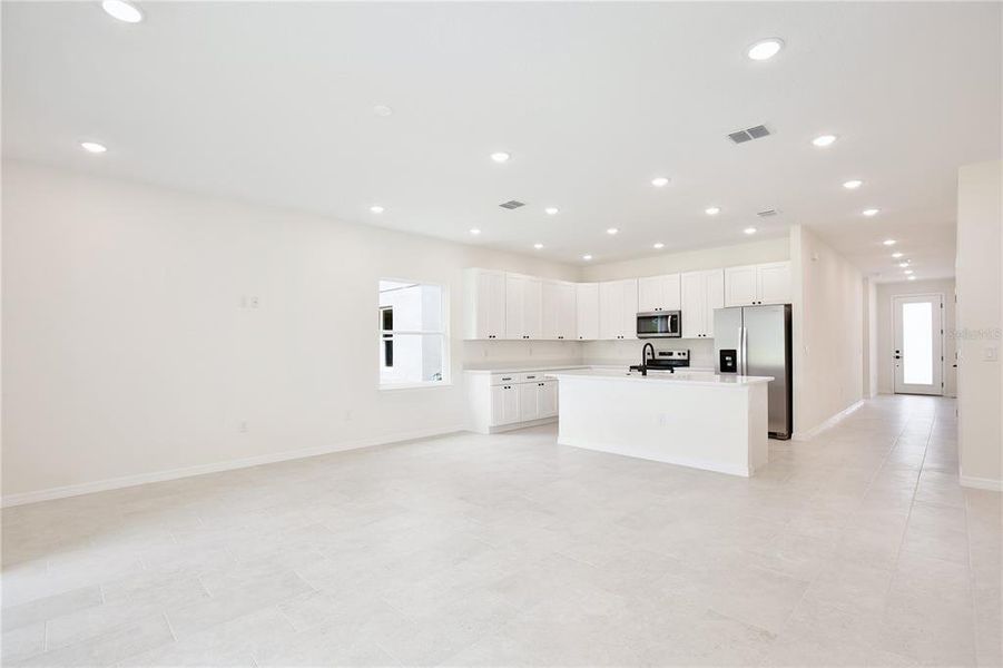 Spacious, unfurnished interior of a new home in , Groveland (Image 21).