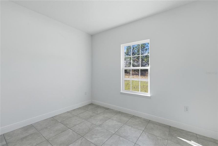Spacious, unfurnished interior of a new home in , Citrus Springs (Image 18).