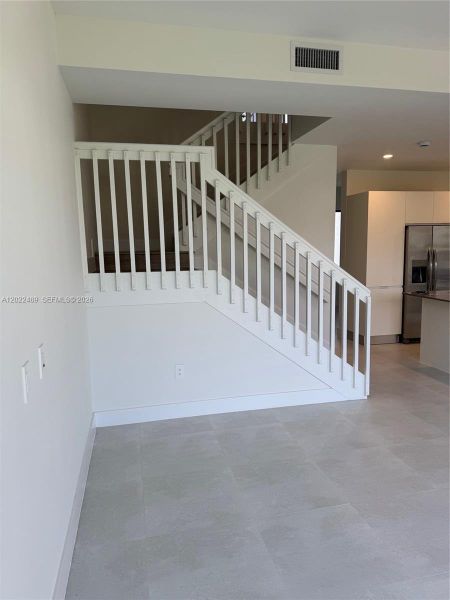 Spacious, unfurnished interior of a new home in , Homestead (Image 10).