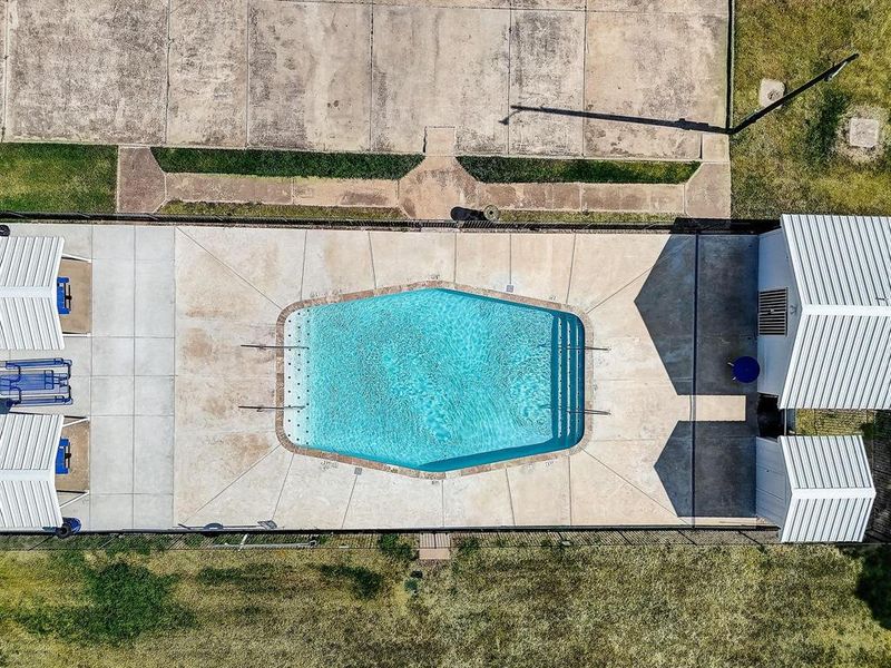 Community amenities in , Granbury (Image 34).